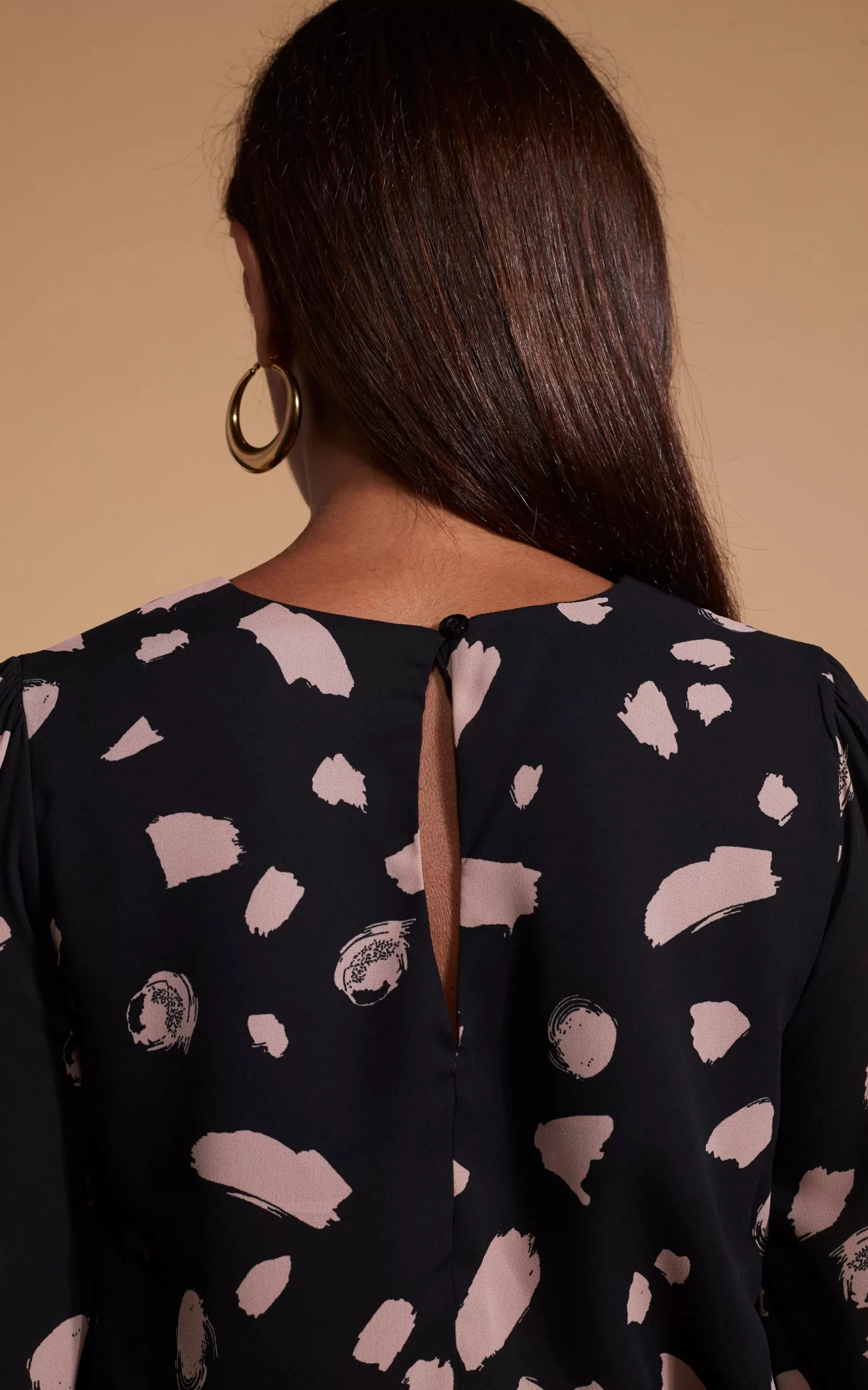 Dancing Leopard Suvi Flare Sleeve Top In Abstract Dot Sand On Black>Women Tops